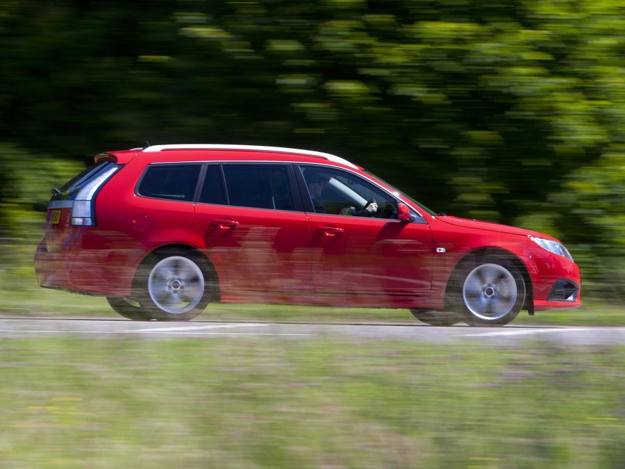 Saab 9-3 Griffin SportCombi 2011 года  (UK) (фото 6 из 25)